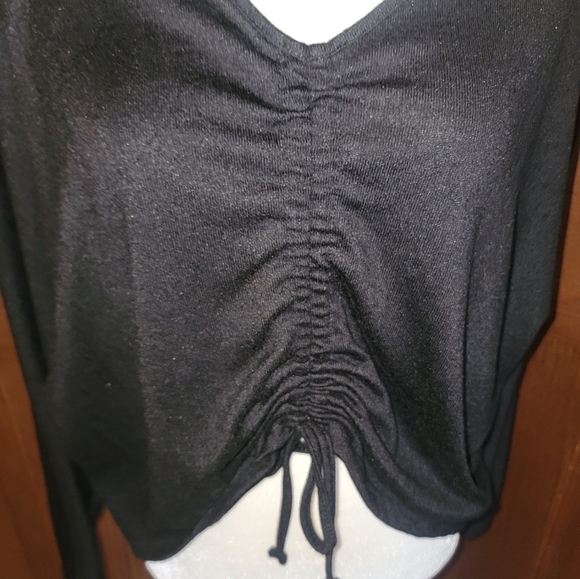 Black Cropped Sweater - Picture 2 of 3